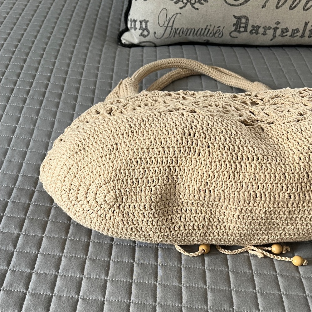 Elegant Cream Crochet Handbag - Picture 10 of 13